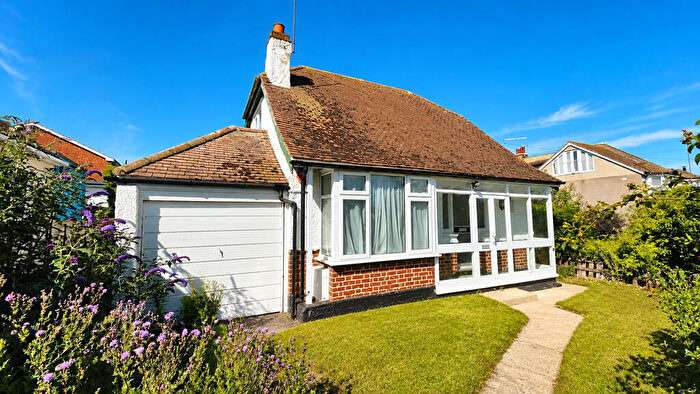 2 Bedroom Chalet For Sale In Grand Drive, Herne Bay, CT6