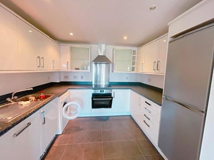 2 Bedroom Flat To Rent In Brightwen Grove, Stanmore, HA7