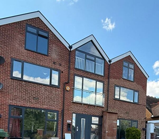 1 Bedroom Studio To Rent In Cranbrook Road, Ilford, IG6