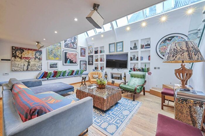 3 Bedroom Property For Sale In Gunter Grove, Chelsea, London, SW10