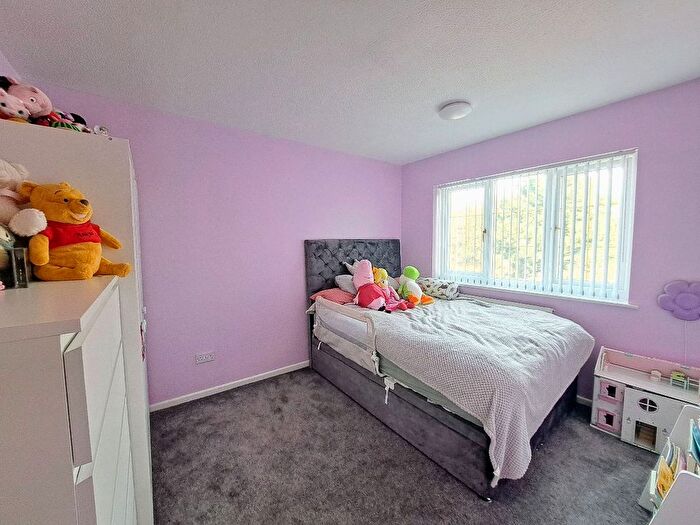 3 Bedroom Terraced House For Sale In Rochester Croft, Walsall, WS2
