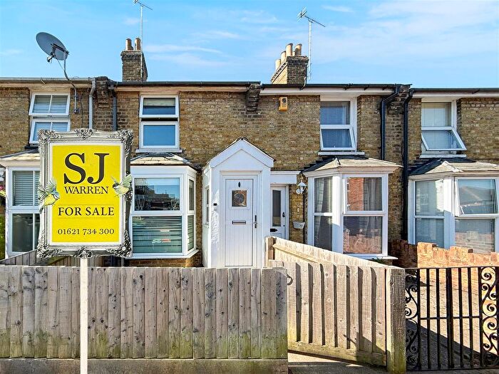 2 Bedroom Terraced House For Sale In Western Road, Burnham-On-Crouch, CM0