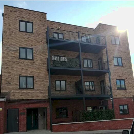 1 Bedroom Flat To Rent In Oakbank Road, , SO19