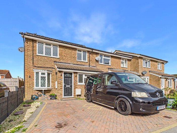 4 Bedroom End Of Terrace House To Rent In Heron Ridge, Polegate, BN26