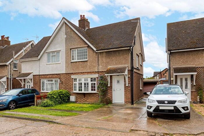 3 Bedroom Semi Detached House For Sale In Cherry Trees, Lower Stondon, SG16