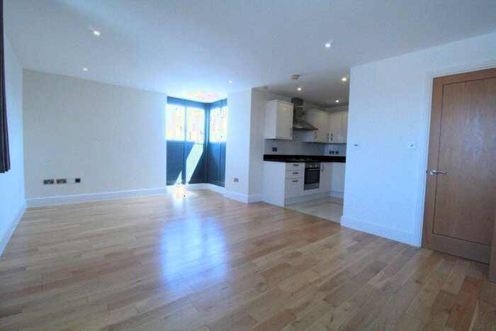 2 Bedroom Flat To Rent In Pinner Road, Harrow, HA1
