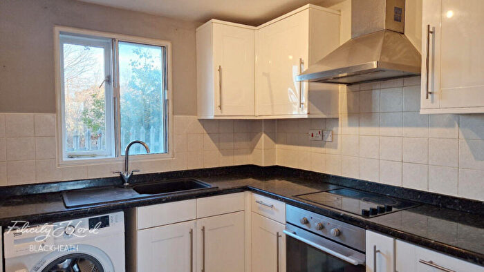 2 Bedroom Apartment To Rent In Cumberland Place, London, SE6