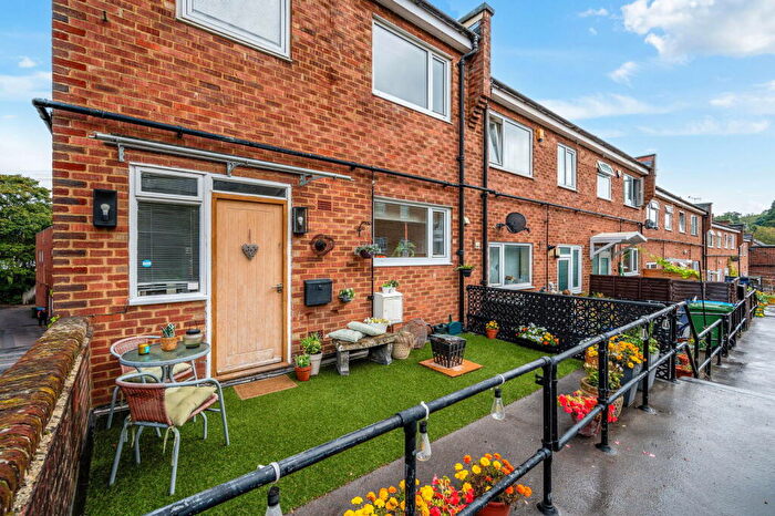 2 Bedroom Maisonette For Sale In Station Road East, Oxted, RH8