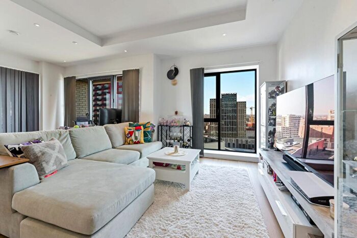 2 Bedroom Apartment For Sale In Grantham House, London City Island, E14