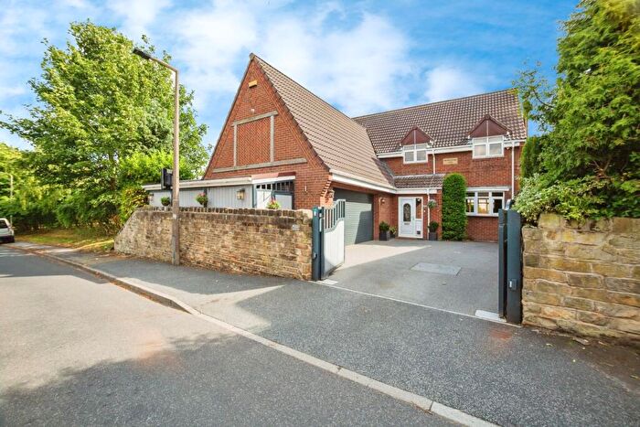 4 Bedroom Detached House For Sale In Middlecliff Lane, Little Houghton, Barnsley, S72