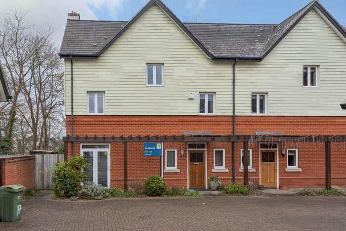 4 Bedroom Semi-Detached House To Rent In Princess Mary Close, Guildford, GU2