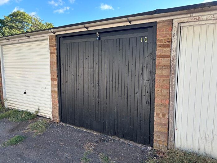 Garage / Parking For Sale In Stevenage Road, Hitchin, SG4