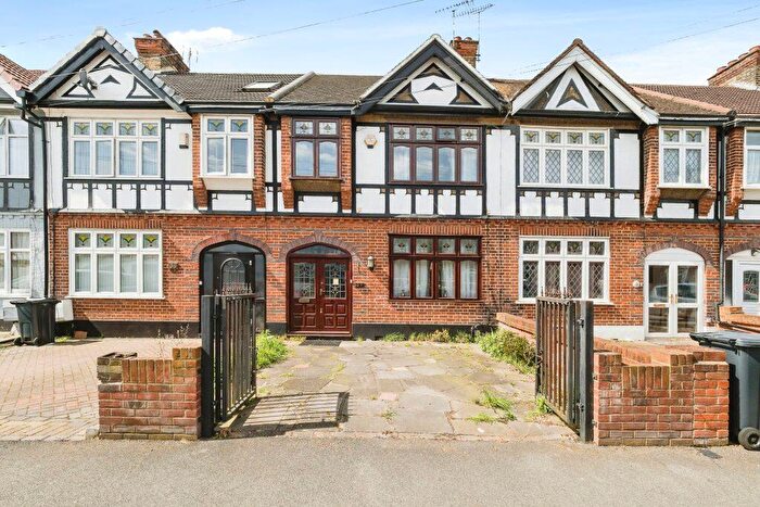 3 Bedroom Terraced House For Sale In Eccleston Crescent, Romford, RM6