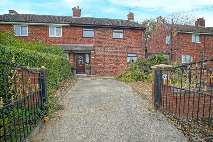 3 Bedroom Semi-Detached House For Sale In Gullingwood Drive, Thrybergh, Rotherham, South Yorkshire, S65