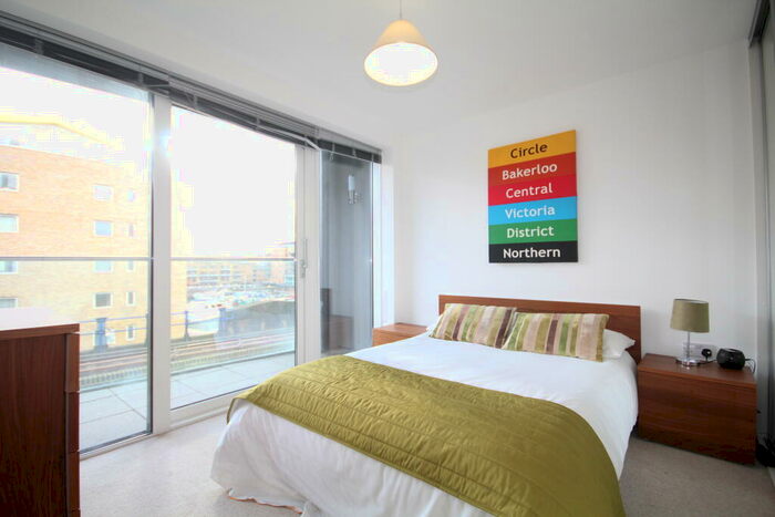 2 Bedroom Flat To Rent In John Nash Mews, London, E14