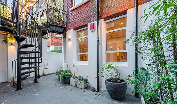 2 Bedroom Flat To Rent In Old Brompton Road, London, SW5