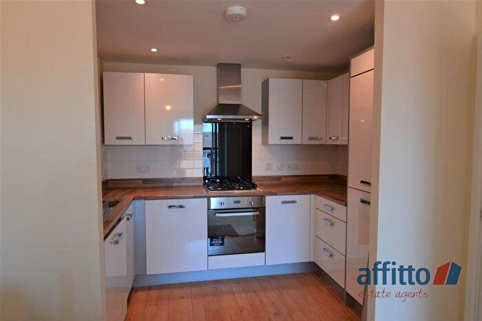 2 Bedroom Flat For Sale In Onyx Crescent, Thurmaston, Leicester, LE4
