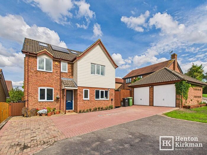 6 Bedroom Detached House For Sale In Hornbeam Way, Basildon, SS15