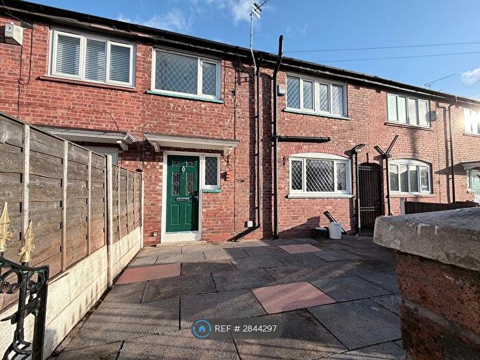 3 Bedroom Terraced House To Rent In Surbiton Road, Manchester, M40