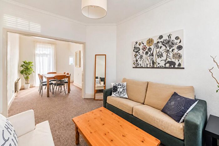 2 Bedroom Apartment To Rent In Cowper Avenue, Sutton, SM1