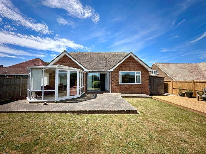 3 Bedroom Detached House For Sale In Ellerslie Lane, Bexhill-On-Sea, TN39