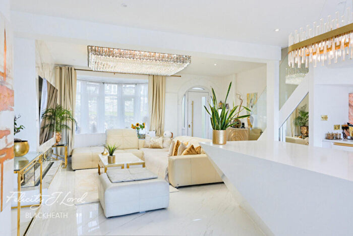 4 Bedroom Terraced House For Sale In Moordown, London, SE18