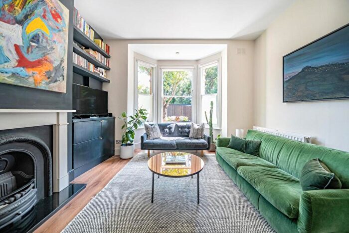 1 Bedroom Flat For Sale In Ella Road, Crouch End, London, N8