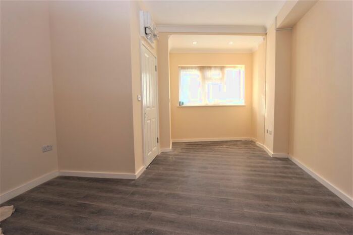 Studio To Rent In Balham Road, London N9