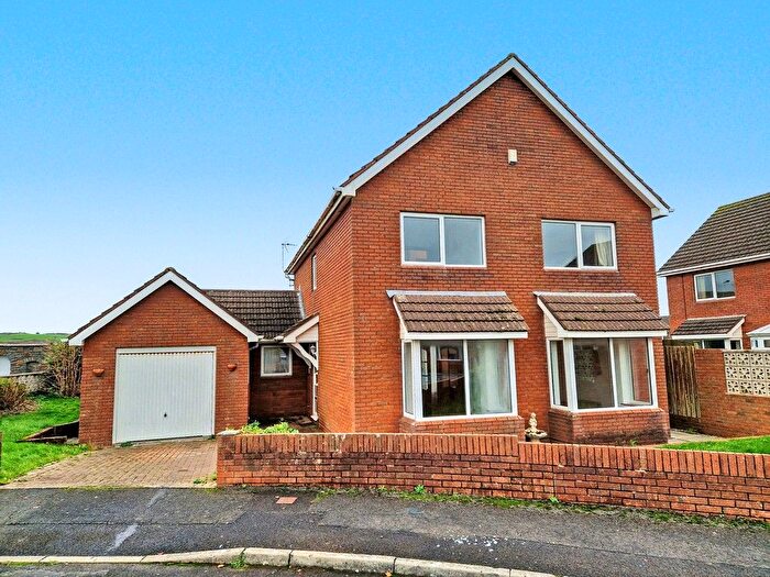 4 Bedroom Detached House For Sale In Greenfield Way, Porthcawl, CF36