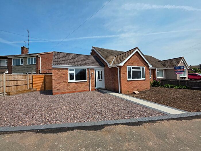 3 Bedroom Bungalow For Sale In Mount Pleasant Road, Bedworth, Warwickshire, CV12