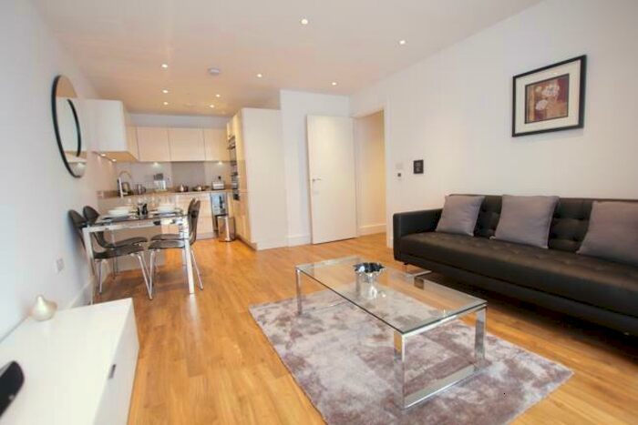 2 Bedroom Flat To Rent In Gillespie Court, Holloway, N7