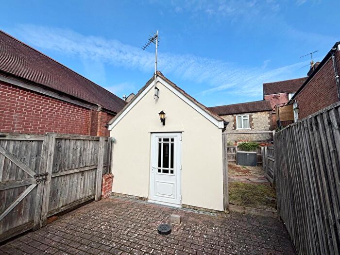 1 Bedroom Bungalow To Rent In George Street, Warminster, BA12