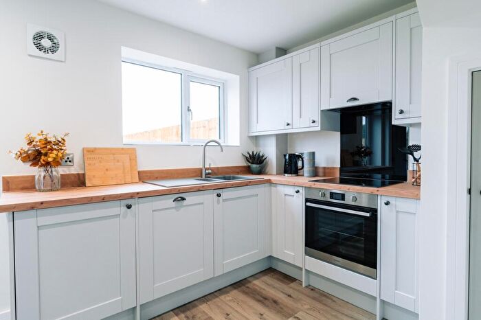 4 Bedroom Semi-Detached House To Rent In The Meadows, Quadring, PE11
