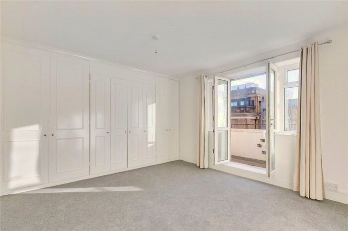 Flat To Rent In Victor Cazalet House, Gaskin Street, London, N1