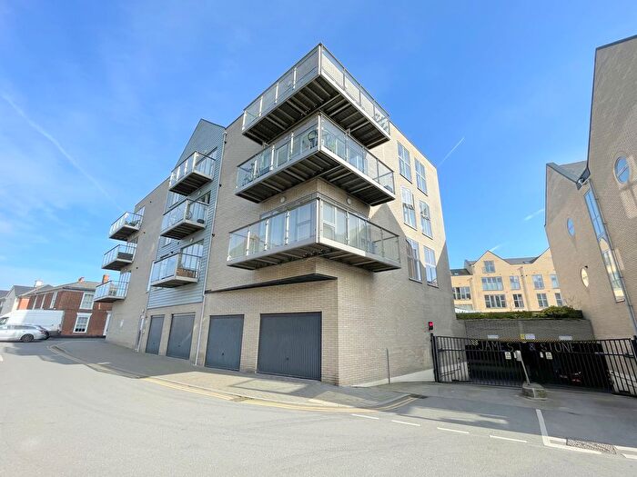 2 Bedroom Flat For Sale In Waterside Marina, Brightlingsea, CO7