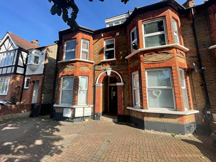2 Bedroom Flat To Rent In Arlow Road, Winchmore Hill, N21