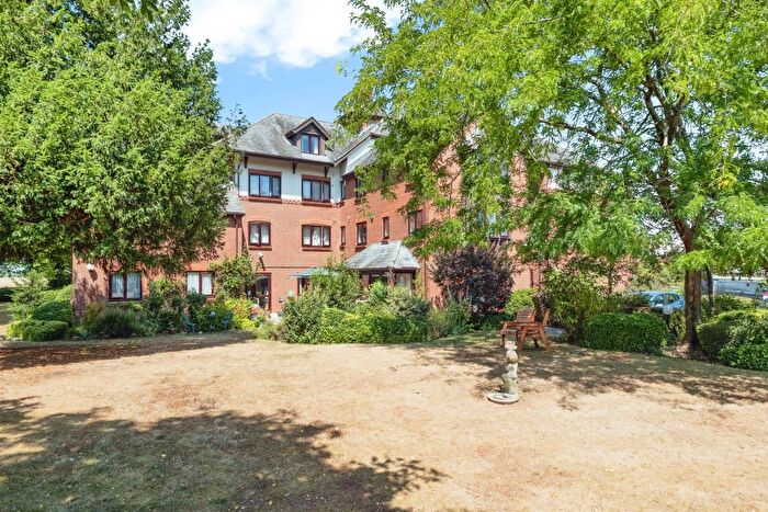 1 Bedroom Flat For Sale In Lawnsmead Gardens, Newport Pagnell, MK16