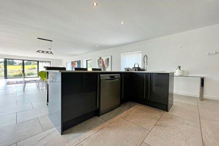 2 Bedroom Detached Bungalow To Rent In Long Line, Sheffield, S11