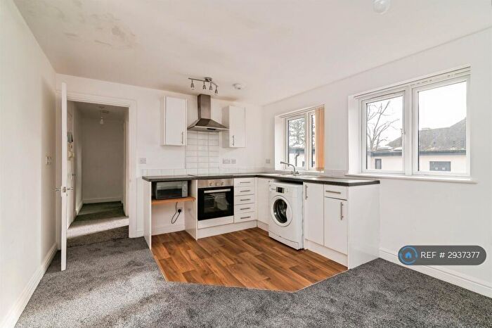 2 Bedroom Flat To Rent In Kingswood House, Nottingham, NG5