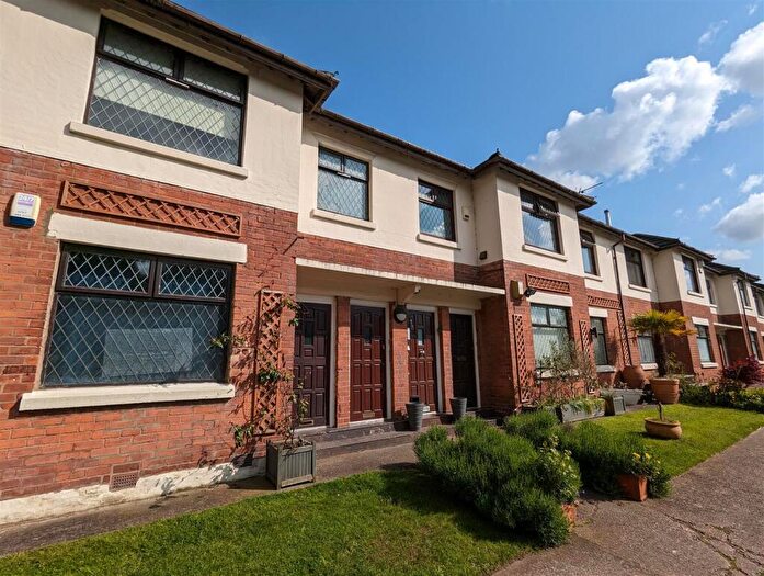 2 Bedroom Apartment For Sale In St Albans Terrace, Manchester, M8