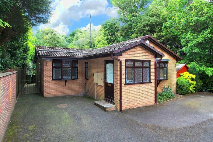 3 Bedroom Detached Bungalow To Rent In Finchfield Hill, Compton, Wolverhampton, WV3