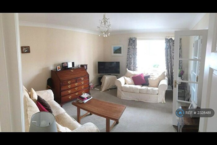2 Bedroom Flat To Rent In Church Street, Romsey, SO51