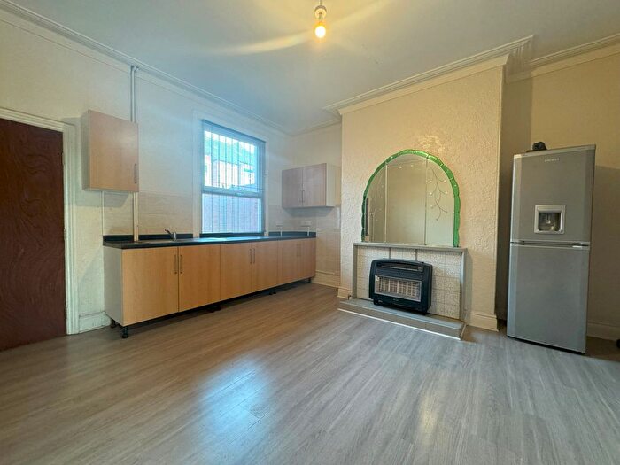 4 Bedroom Terraced House To Rent In Mexborough Drive, Leeds, LS7