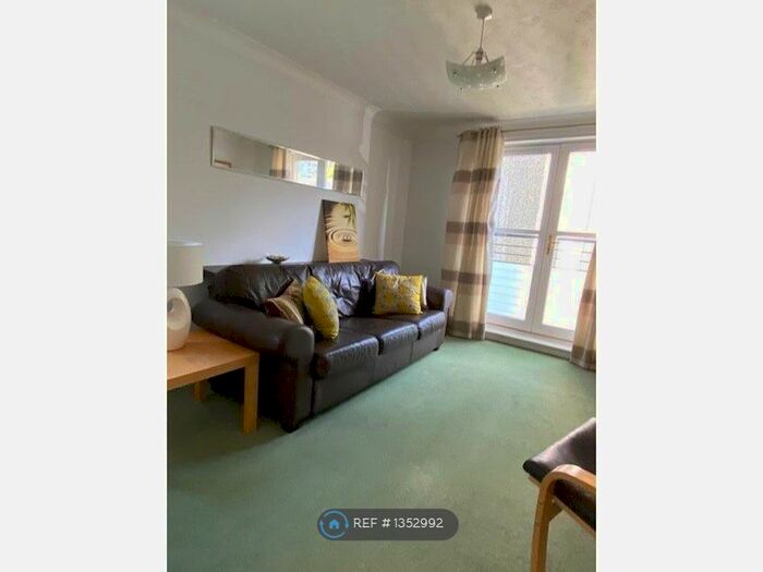 2 Bedroom Flat To Rent In Madderfield Mews, Linlithgow, EH49