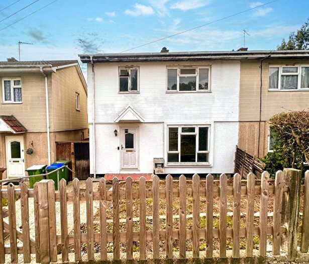 3 Bedroom Semi Detached House For Sale In Halcot Avenue, Bexleyheath, DA6