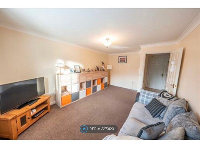 2 Bedroom Flat To Rent In Bridges View, Gateshead, NE8