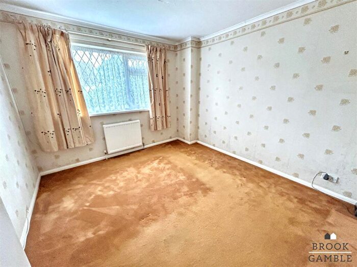2 Bedroom Bungalow For Sale In Went Hill Gardens, Eastbourne, BN22