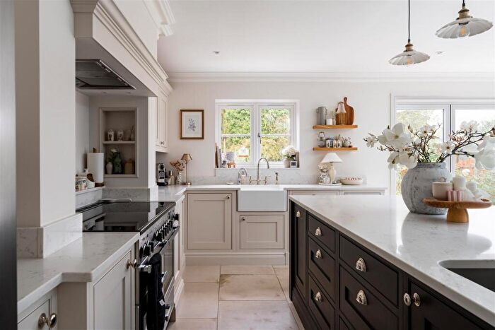 3 Bedroom Detached House For Sale In Fairfield Avenue, Horley, RH6