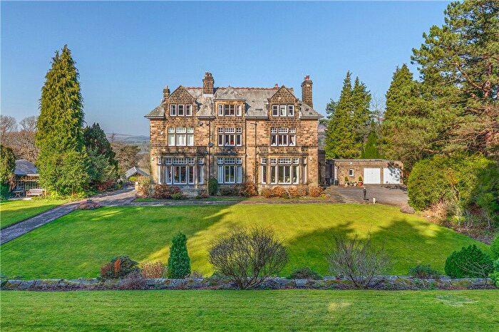 2 Bedroom Apartment For Sale In Grove Road, Ilkley, West Yorkshire, LS29