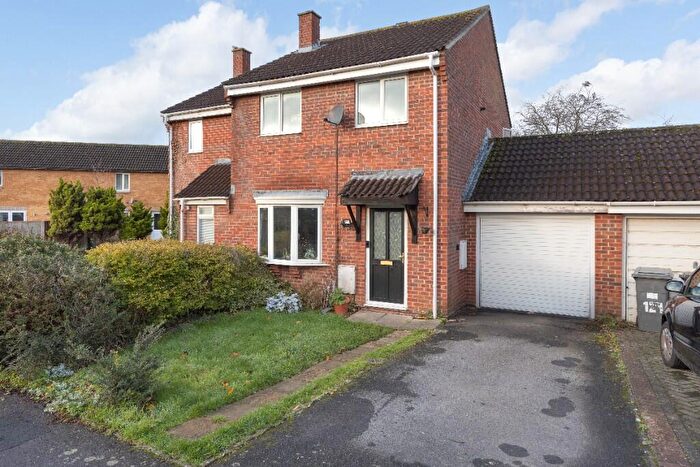 3 Bedroom Semi Detached House For Sale In Ramsbury Walk, Trowbridge, BA14